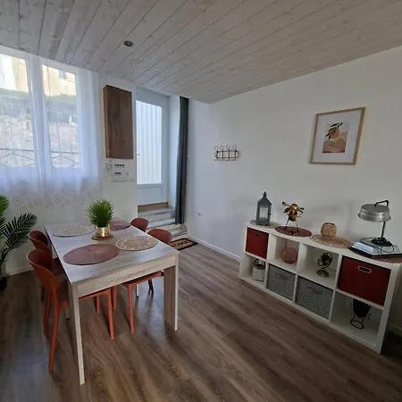 2 A 4 Personnes A L'oree De L'ouin Διαμέρισμα Mauleon